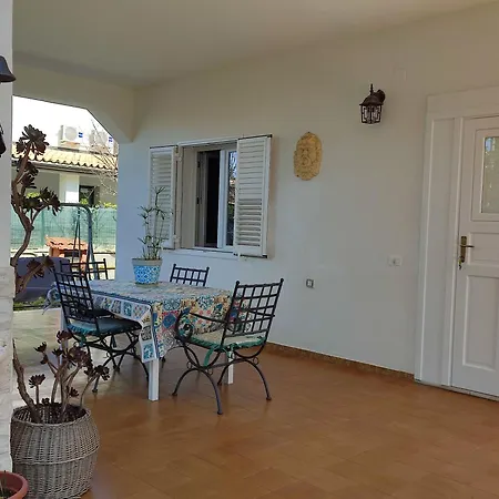 La Via Del Mare Bed & Breakfast 3*
